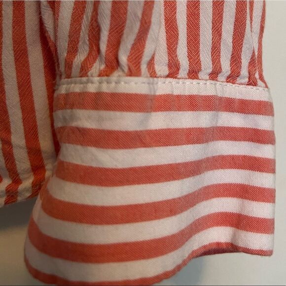 😊 3/$30
Francesca’s Jun & Ivy Striped Button down Sz Small, very soft! - Picture 8 of 12